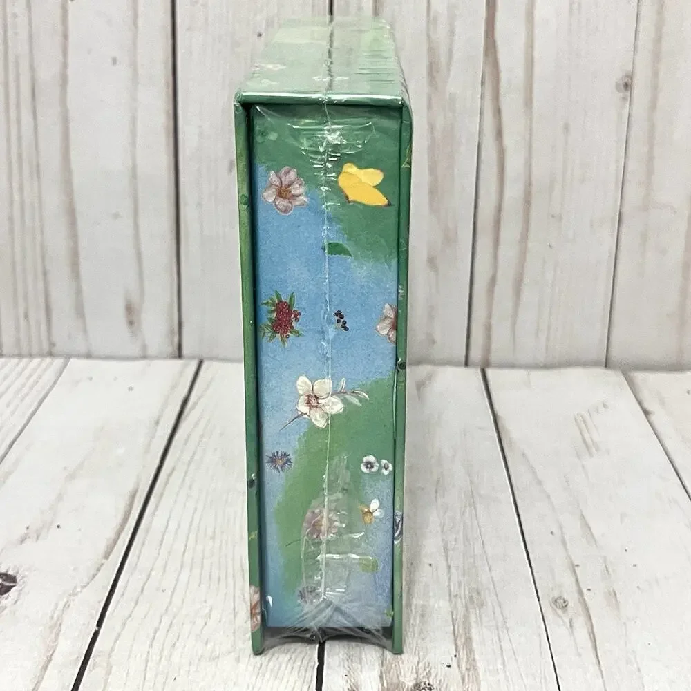 Disney Winnie The Pooh Stationary Gift Box with Envelopes Stickers Pencil Sealed